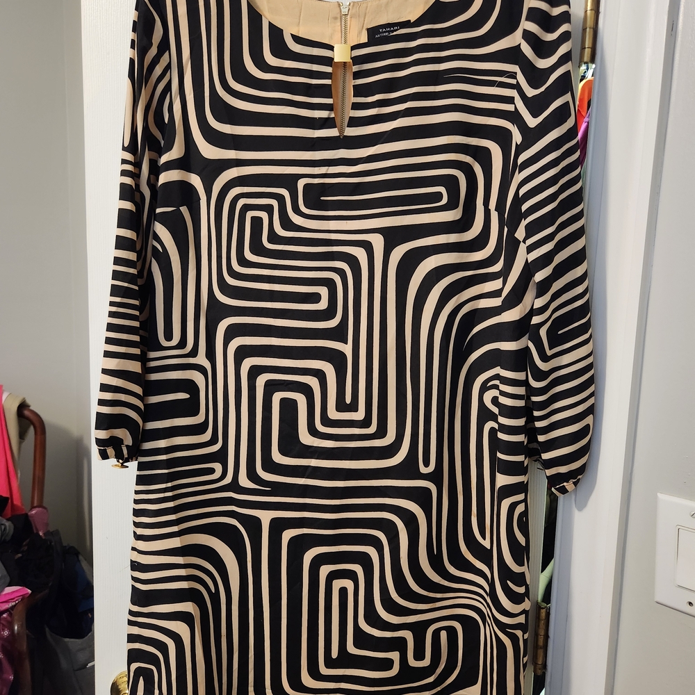 Tahari size 14 Black and Tan Geometric Pattern Dress